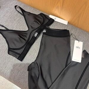 ALO Airlift Line Yoga Gray Air Lift Set Bra and Leggings Size L